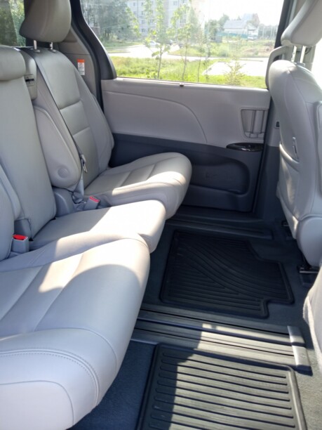 Toyota Sienna III (XL30), 7 мест, 2018 г.