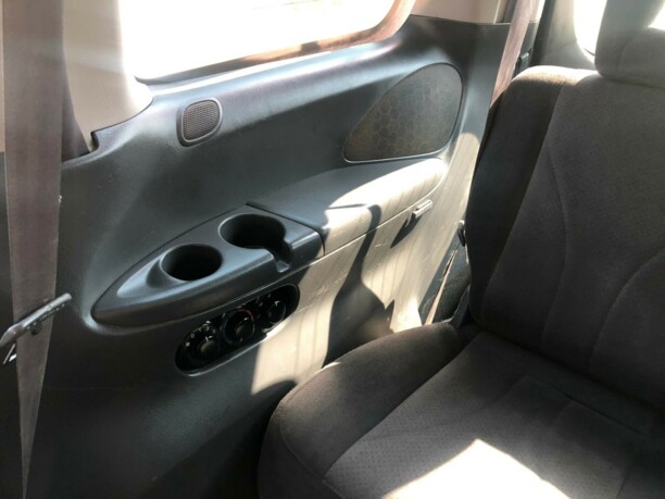 Mazda MPV II, 7 мест, 2003 г.