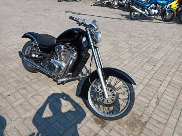 Suzuki VZ 600, 2001 г.