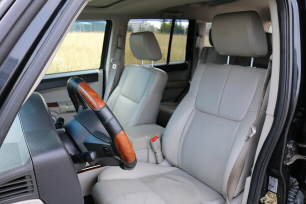 Jeep Commander, 7 мест, 2006 г.