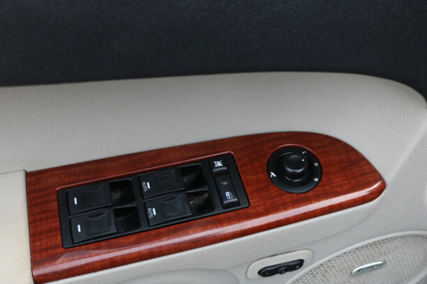 Jeep Commander, 7 мест, 2006 г.