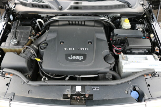 Jeep Commander, 7 мест, 2006 г.