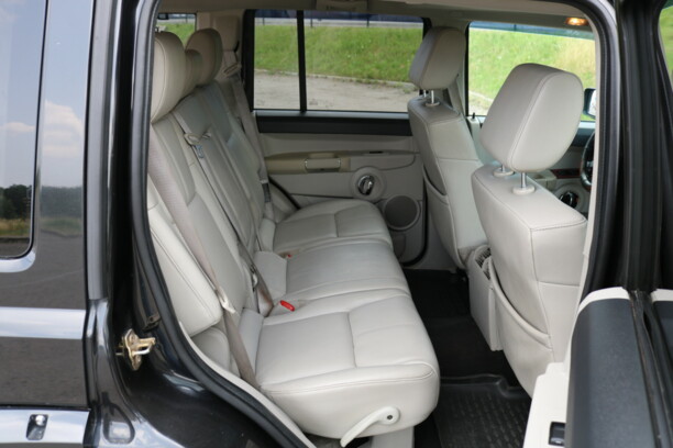 Jeep Commander, 7 мест, 2006 г.