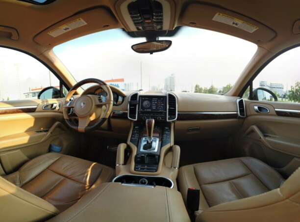 Porsche Cayenne 958, 2010 г.