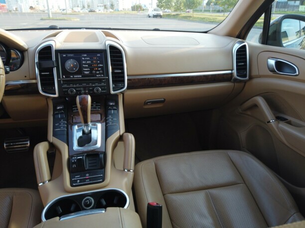 Porsche Cayenne 958, 2010 г.