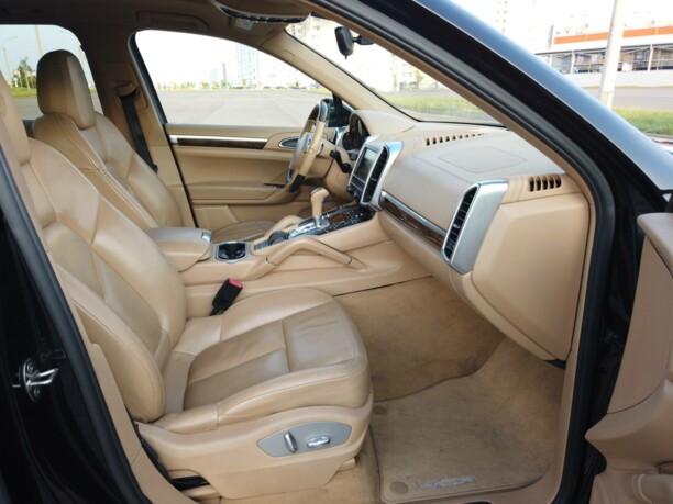 Porsche Cayenne 958, 2010 г.