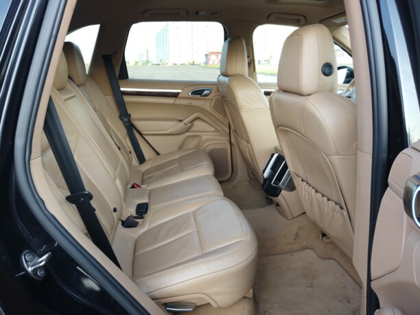 Porsche Cayenne 958, 2010 г.