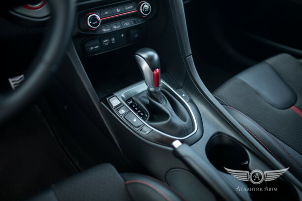 Hyundai Veloster II, 2020 г.