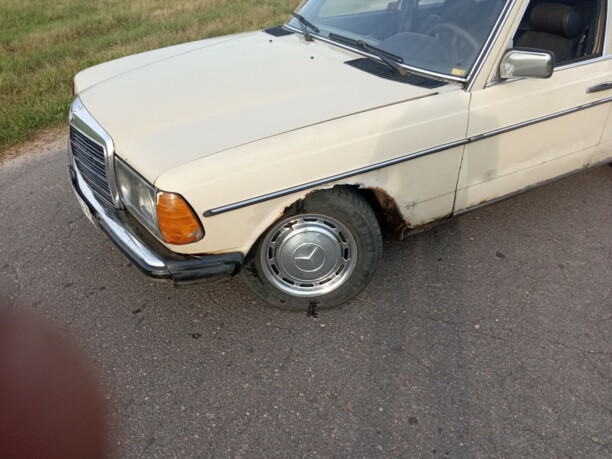 Mercedes-Benz E-Класс W123, 1982 г.