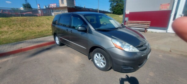 Toyota Sienna II (XL20), 7 мест, 2004 г.