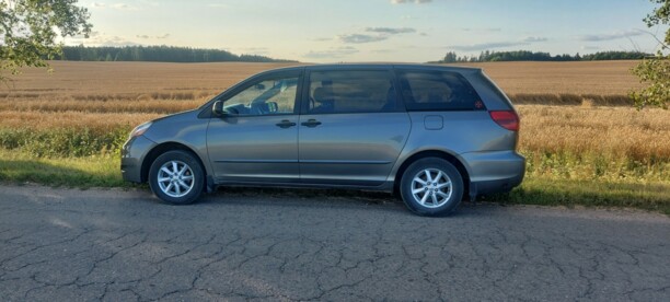 Toyota Sienna II (XL20), 7 мест, 2004 г.