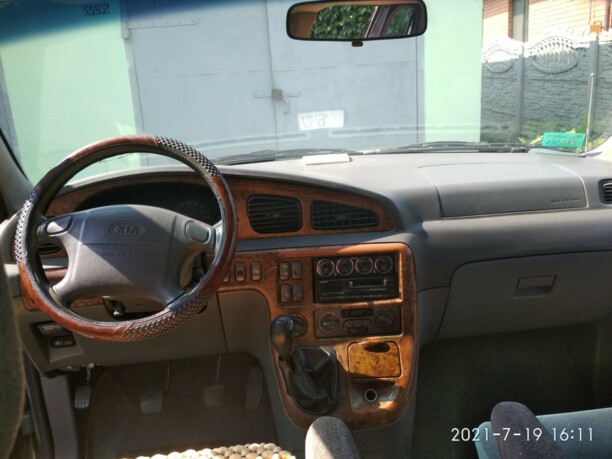 Kia Carnival I, 7 мест, 2000 г.