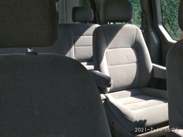Kia Carnival I, 7 мест, 2000 г.