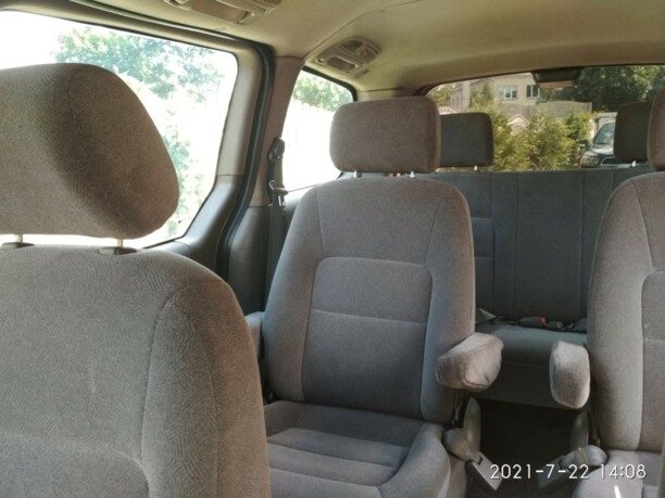 Kia Carnival I, 7 мест, 2000 г.