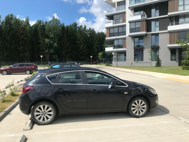 Opel Astra J, 2010 г.