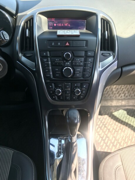 Opel Astra J, 2010 г.