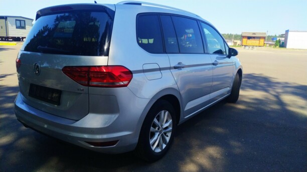 Volkswagen Touran III, 7 мест, 2015 г.