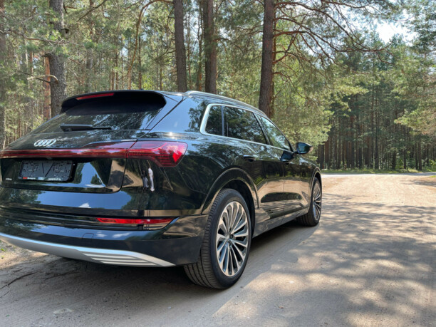 Audi e-tron, 2019 г.