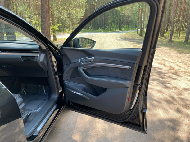 Audi e-tron, 2019 г.