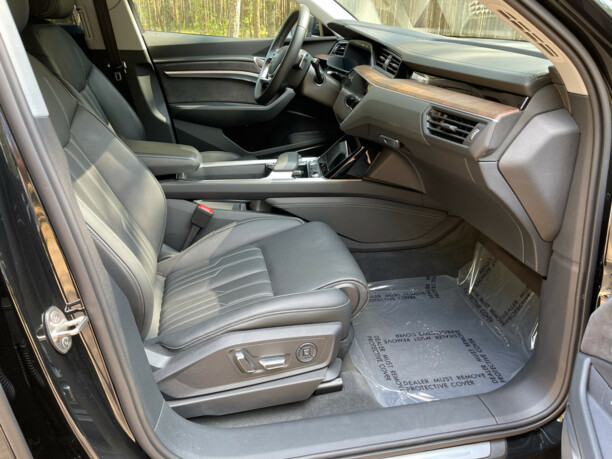 Audi e-tron, 2019 г.