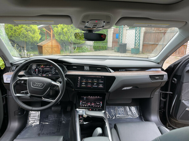 Audi e-tron, 2019 г.