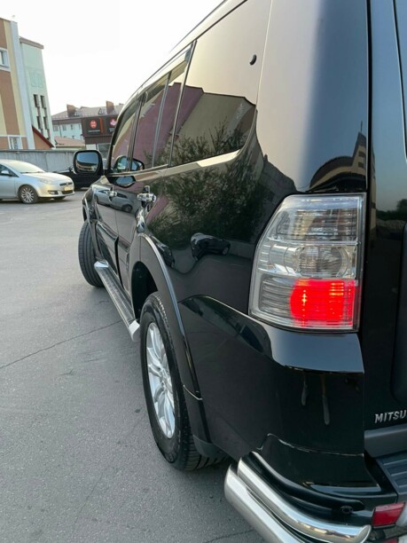 Mitsubishi Pajero IV · Рестайлинг, 7 мест, 2011 г.