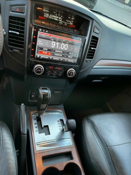 Mitsubishi Pajero IV · Рестайлинг, 7 мест, 2011 г.