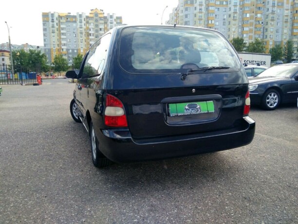 Kia Carnival I, 7 мест, 2000 г.