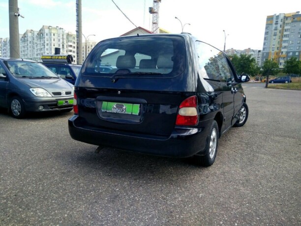 Kia Carnival I, 7 мест, 2000 г.