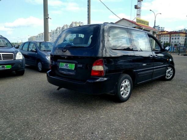 Kia Carnival I, 7 мест, 2000 г.