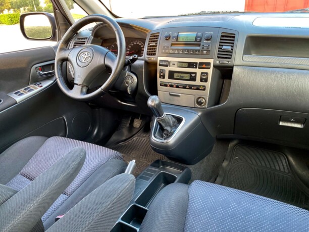 Toyota Corolla Verso I (E110), 2003 г.