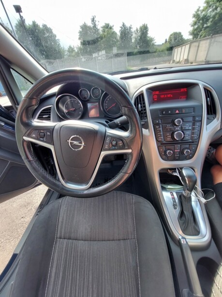 Opel Astra J, 2011 г.