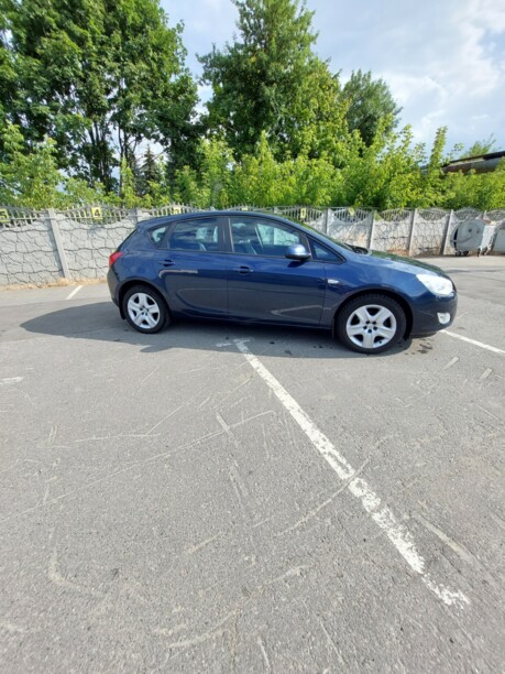 Opel Astra J, 2011 г.