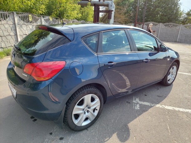 Opel Astra J, 2011 г.