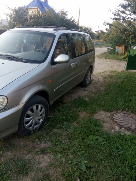 Kia Carnival I, 7 мест, 2000 г.