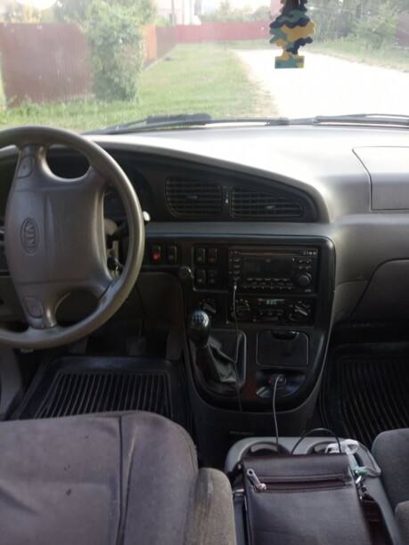 Kia Carnival I, 7 мест, 2000 г.