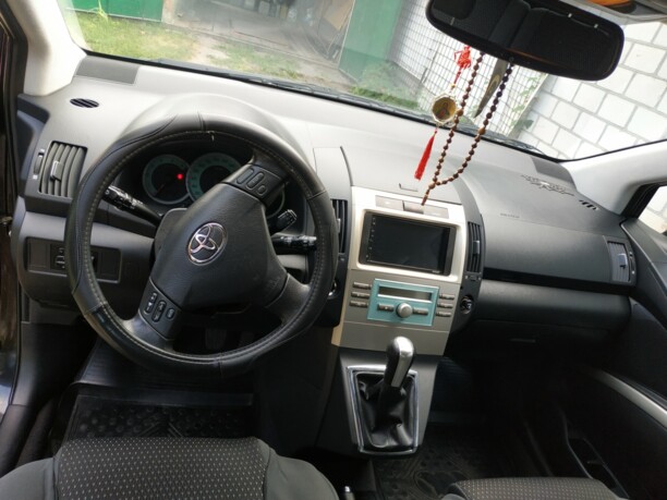 Toyota Corolla Verso II (E121), 7 мест, 2005 г.