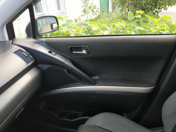 Toyota Corolla Verso II (E121), 7 мест, 2005 г.