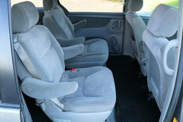 Toyota Sienna II (XL20), 7 мест, 2005 г.