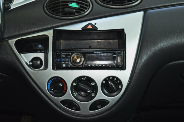 Ford Focus I · Рестайлинг, 2004 г.