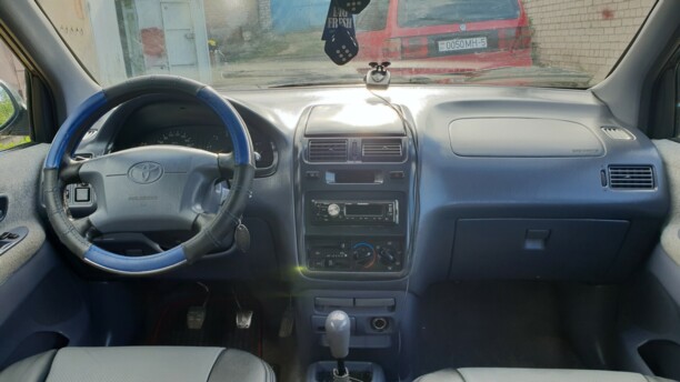 Toyota Picnic, 7 мест, 2000 г.