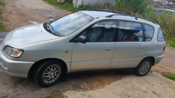 Toyota Picnic, 7 мест, 2000 г.