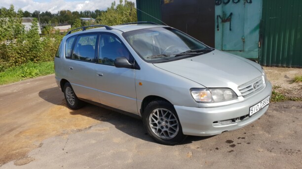 Toyota Picnic, 7 мест, 2000 г.