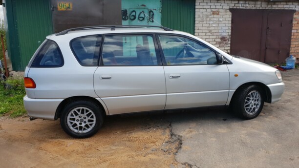 Toyota Picnic, 7 мест, 2000 г.