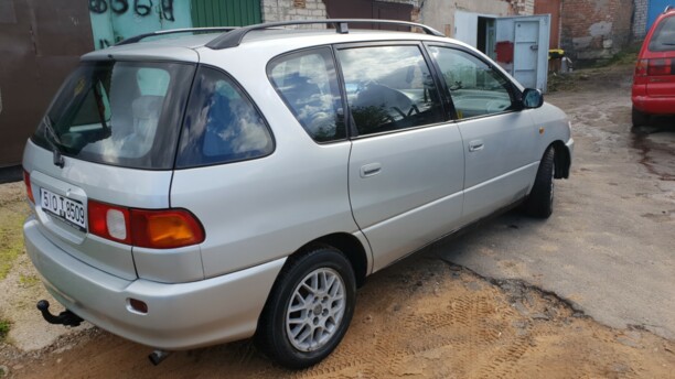 Toyota Picnic, 7 мест, 2000 г.