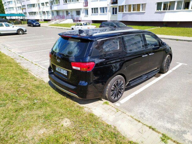 Kia Carnival III, 7 мест, 2017 г.
