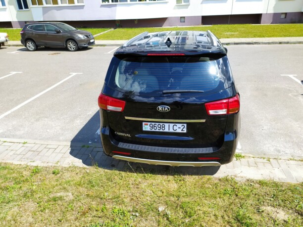 Kia Carnival III, 7 мест, 2017 г.