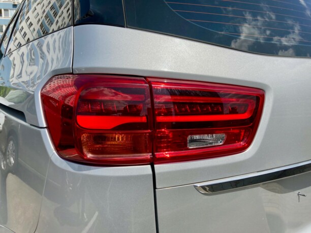 Kia Carnival III, 7 мест, 2018 г.