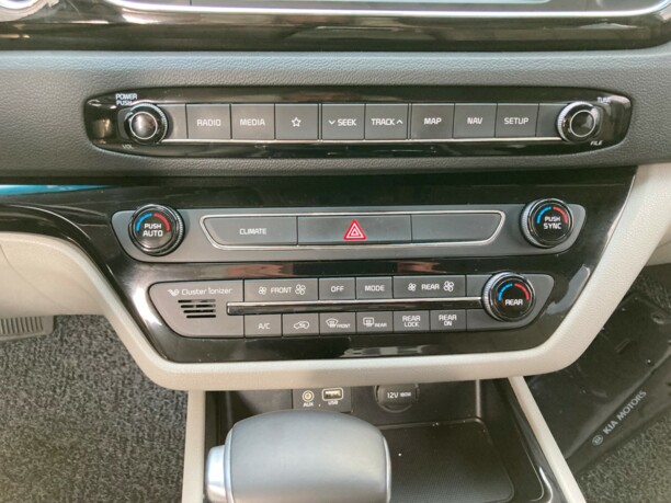Kia Carnival III, 7 мест, 2018 г.