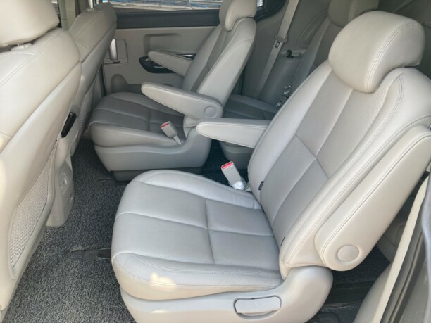 Kia Carnival III, 7 мест, 2018 г.
